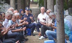 Karamürsel'de Marmara Depremi'nde yaşamını yitirenler dualarla yad edildi