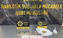 Sakarya'da evde uyuşturucu satarken yakalanan zanlılardan biri tutuklandı