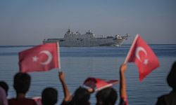 Türk donanmasının seçkin platformları 'TEKNOFEST Mavi Vatan' öncesi Yalova'da selamlama geçişi yaptı