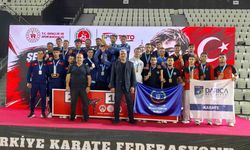 Büyükşehir sporcuları madalyaları topluyor