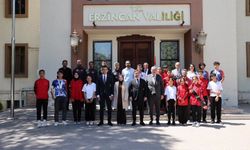 Erzincanlı sporcuların başarıları Vali Aydoğdu tarafından ödüllendirildi