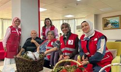 Kızılay'dan huzurevi sakinlerine fındık ikramı