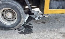Motosiklet vincin altında kaldı, sürücü son anda kurtuldu