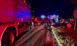 Karasu'da can pazarı! İki otomobil çarpıştı:5 yaralı!