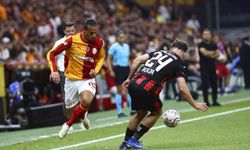 Trendyol Süper Lig: Galatasaray: 0 - Çorum FK: 0 (İlk yarı)