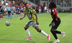 Trendyol Süper Lig: Gençlerbirliği: 1 - Fenerbahçe: 1 (İlk yarı)