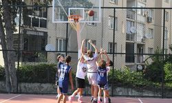 Yenilenen basketbol sahasına Efe İbrikoğlu'nun adı verildi