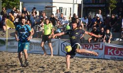 Kocaali’de plaj futbolu