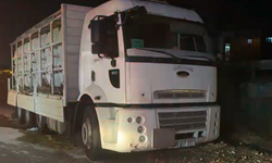 Hendek'te tehlikeli gece: HCl yüklü tankerden yola asit sızdı