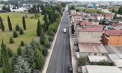Arifiye Atatürk Caddesi’nde geceden sabaha uzanan asfalt mesaisi: Yepyeni bir görünüme kavuşuyor