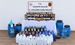 Sakarya’da sahte alkol imalathanesine darbe: Litrelerce sahte içki ele geçirildi!