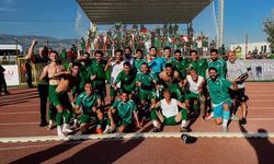 Sakaryaspor dolu dizgin: Kahramanmaraş’ta zafer pozu!