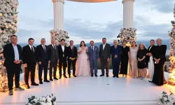 Pelin Bayrak ile Ogeday Bozkurt Evlilik Yolunda İlk Adımı Attı: Siyaset ve İş Dünyası Nişan Töreninde Buluştu