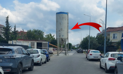 Zabıta "Mevzuata Uygun" dedi, vatandaş çıldırdı: Yola şantiye kuruldu!