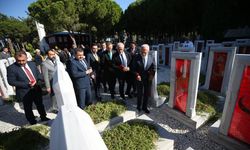 AK Parti Genel Başkanvekili Elitaş, Şehitler Abidesi'ni ziyaretinde konuştu: