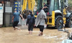 Armutlu'da sağanak hayatı olumsuz etkiledi