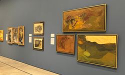 'Aynı Mavinin Altında' sergisi İstanbul Modern'de sanatseverlerle buluştu