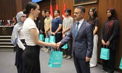 Kocaeli'de YKS ve LGS'de başarı gösteren öğrenciler ödüllendirildi