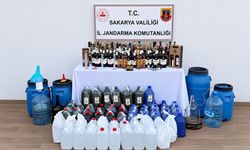 Sakarya'da 400 litre etil alkol ile çok miktarda sahte içki ele geçirildi