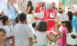 Yalova'da Kızılay'dan 100 çocuğa kırtasiye desteği