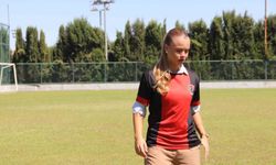 22 yaşındaki Zeynep Mestan, Turgutluspor'un teknik direktörü oldu