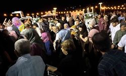 Ani bastıran yağmur düğünü takılar takılamadan dağıttı
