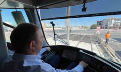 Başkan Altay, tamamlanan Adliye-Şehir Hastanesi Tramvay Hattı'nda test sürüşü yaptı
