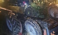 İzmir'de devrilen traktörün altında kalan sürücü hayatını kaybetti