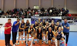 Kayseri Atletikspor Voleybol takımı evinde kazandı