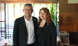 Özgür Özel, geri çevirdiği börek için Canan Uzer ile aynı sofrada buluştu