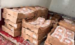 Adapazarı'nda 140 kilo tarihi geçmiş tavuk imha edildi!