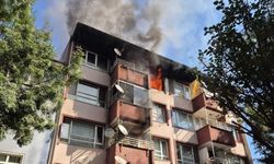 Adapazarı'nda yüreklerin ağza geldiği anlar! Alevlerin arasında kalan anne ve çocuklarından iyi haber