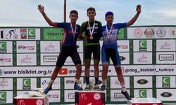 Büyükşehir’in genç pedalları 42 madalyayla sezonu taçlandırdı
