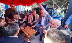 Osman Çelik, Pazarcı Esnafının Davetini Kırmadı, Kahvaltı Sofrasına Konuk Oldu
