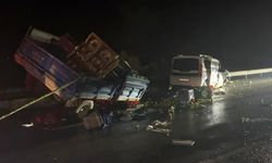 Geyve’de feci kaza! 2 ölü, 3 yaralı