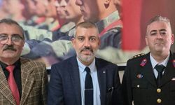 Mehmetçik Vakfından Edremitli iş insanına altın madalya ve berat verildi