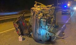 Sakarya'da devrilen hafif ticari aracın sürücüsü öldü