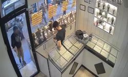 Bayrampaşa'da kuyumcuda bir garip soygun girişimi: Kuyumcuyu soyacaktı, tuzağa düştü, poşete imitasyon altın konuldu