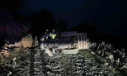 Bilecik'te devrilen traktörün altında kalan sürücü hayatını kaybetti