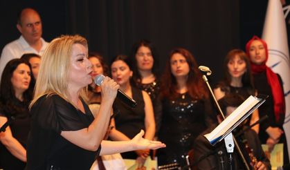 Sakarya'da ilkokul öğretmenlerinden oluşan koro konser verdi