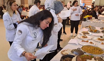 Sakarya'da 13. Geleneksel Tatlar Tarih Kokan Yemek Yarışması yapıldı