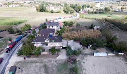 Ayçiçeği alımları başladı, çiftçiler depo önlerinde kuyruk oluşturdu