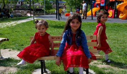 Büyükşehir parklara renk kattı: Gören dönüp bir daha bakıyor