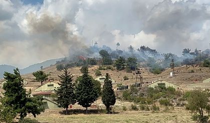 Askeri kışla içerisindeki ormanlık alanda korkutan yangın