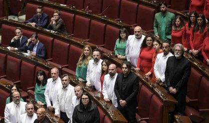 İtalya’da muhalif milletvekillerinden parlamentoda "Filistin" dayanışması