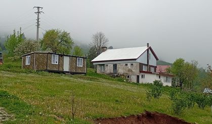Hendek'in yüksek kesimlerinde bahar ve sis bir arada