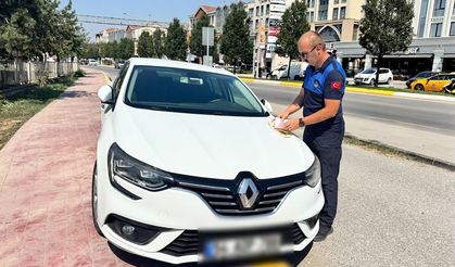 Serdivan’da kaldırıma park eden araçlara cezai işlem