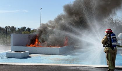 Ateş savaşçılarından Goodyear çalışanlarına zorlu eğitim