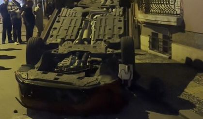 Adapazarı’nda kaza: Otomobil takla attı!