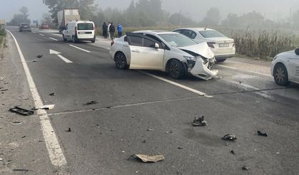 Adapazarı-Karasu Yolu'nda kaza: Araçlar hurdaya döndü